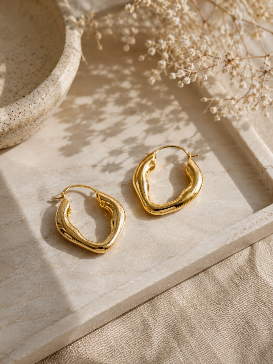 ORGANIC GOLD HOOPS: GOLD